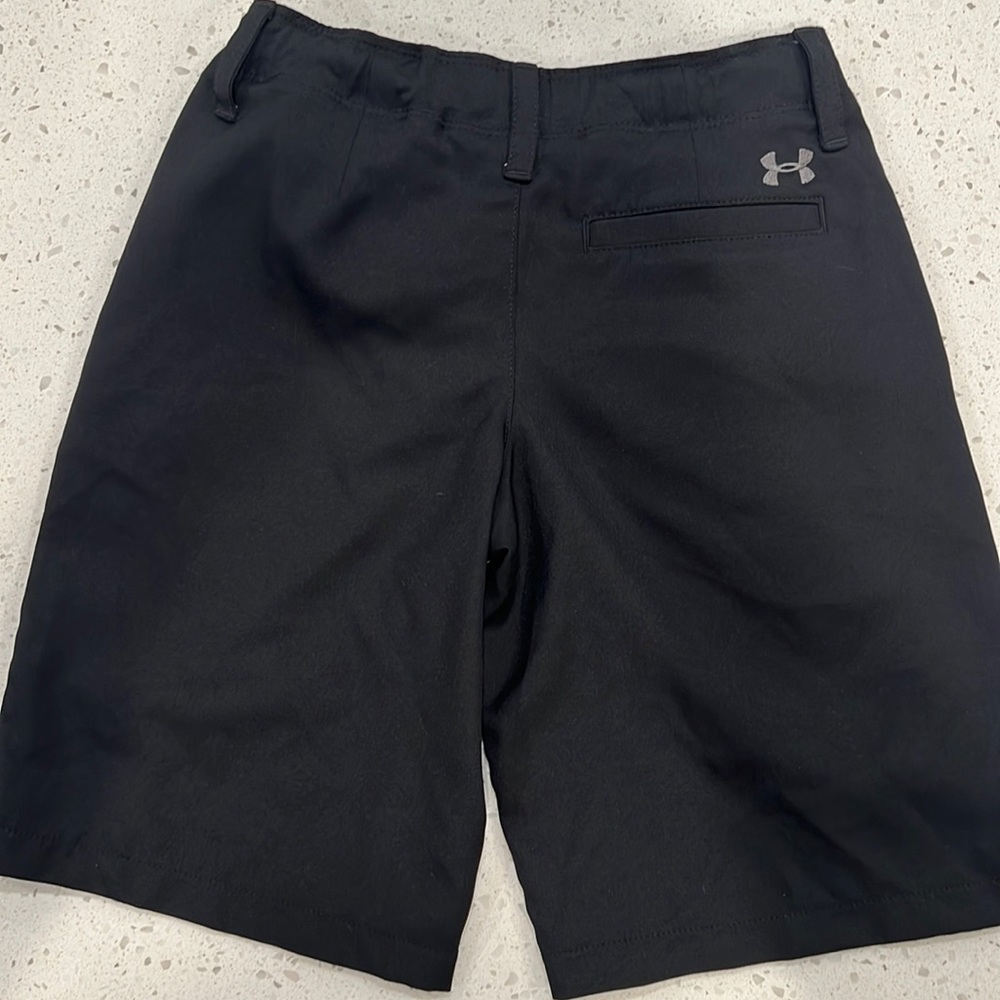 Under armor boys, golf shorts, black youth medium. Like new
